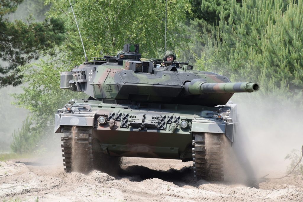 Уряд Німеччини дозволив передачу Україні 14 танків Leopard 2 і реекспорт, який можуть зробити інші країни
