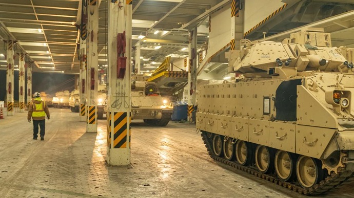США отправили в Украину более 60 боевых машин пехоты Bradley 1