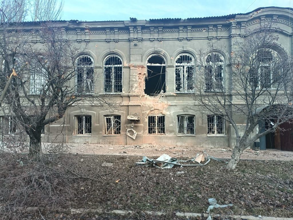 У центрі Бахмута російські окупанти пошкодили обстрілами пам’ятку архітектури кінця ХІХ століття (ФОТО)