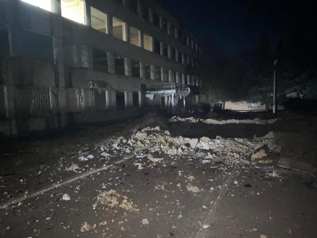 Вночі окупанти вдарили 9 ракетами по Краматорську та Костянтинівці. Постраждалих немає (ФОТО)