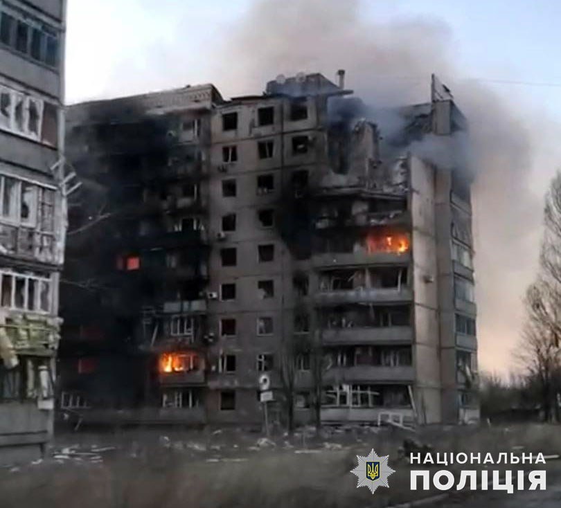 пожежа в обстріляному росіянами будинку на Донеччині 2