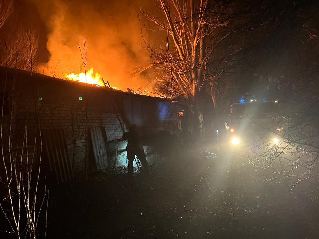 пожежа внаслідок обстрілу в Донецькій області