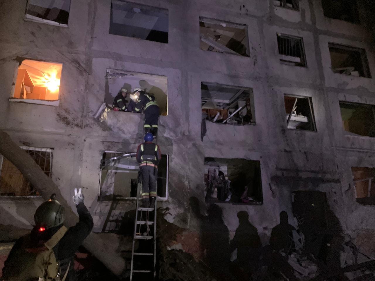 В ночь на 5 февраля россияне обстреляли Дружковку: из разрушенной многоэтажки спасли 9 человек (ФОТО) 6