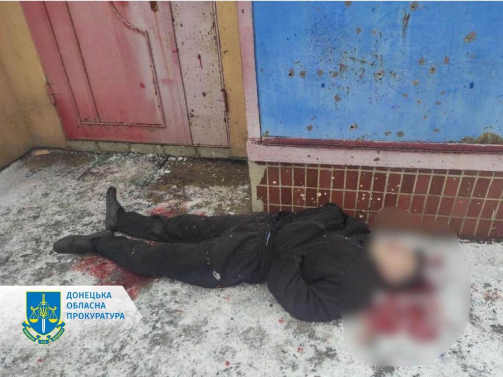 Житель Красногорівки звинуватив продавця у неякісному товарі та кинув у нього гранату: травмувалися 5 людей, загинув перехожий
