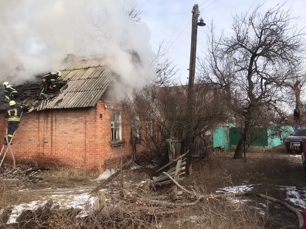 В Славянске сгорел дом, погиб мужчина. Предварительно, пожар вызвал электроприбор, — ГСЧС