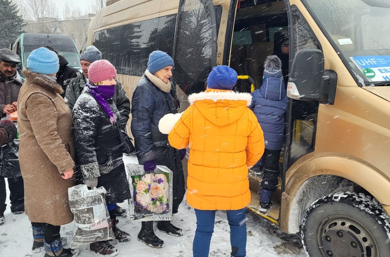 З Костянтинівки та Торецька за день евакуювали майже 70 людей (ФОТО) 3