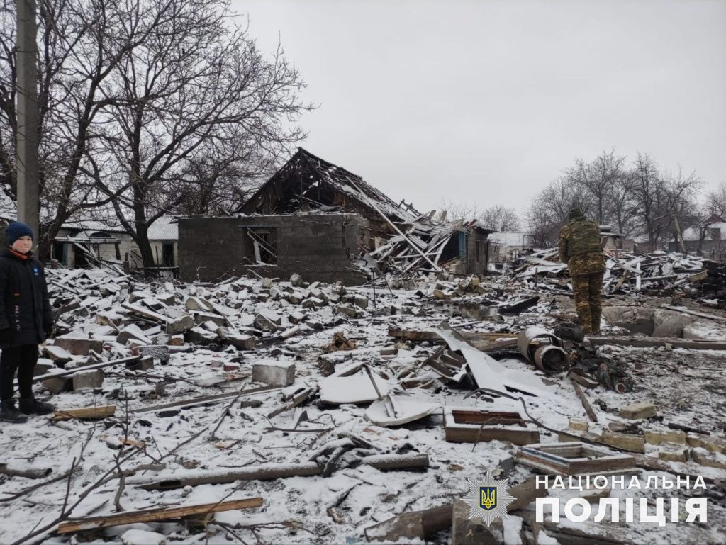 Сутки в Донецкой области: россияне обстреляли 13 жилых домов, убили и ранили жителей Бахмута (сводка)