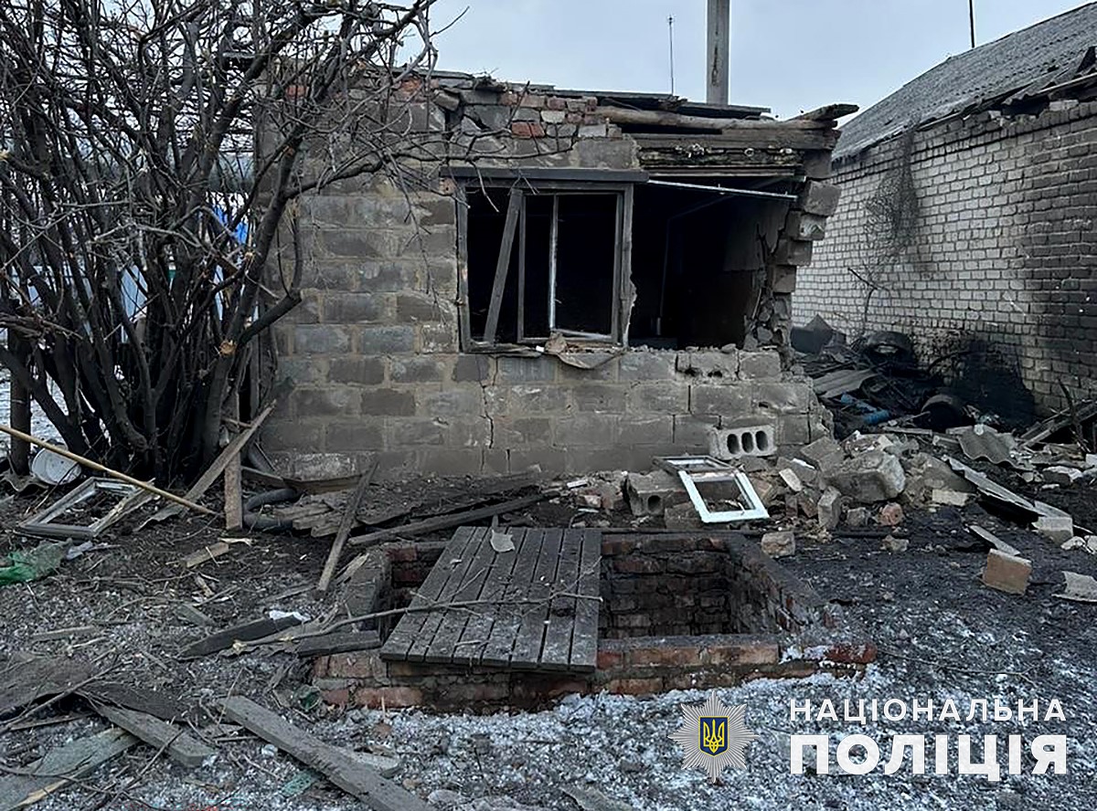 Поранені 5 мешканців: окупанти за добу обстріляли 30 міст і сіл Донеччини (зведення) 7