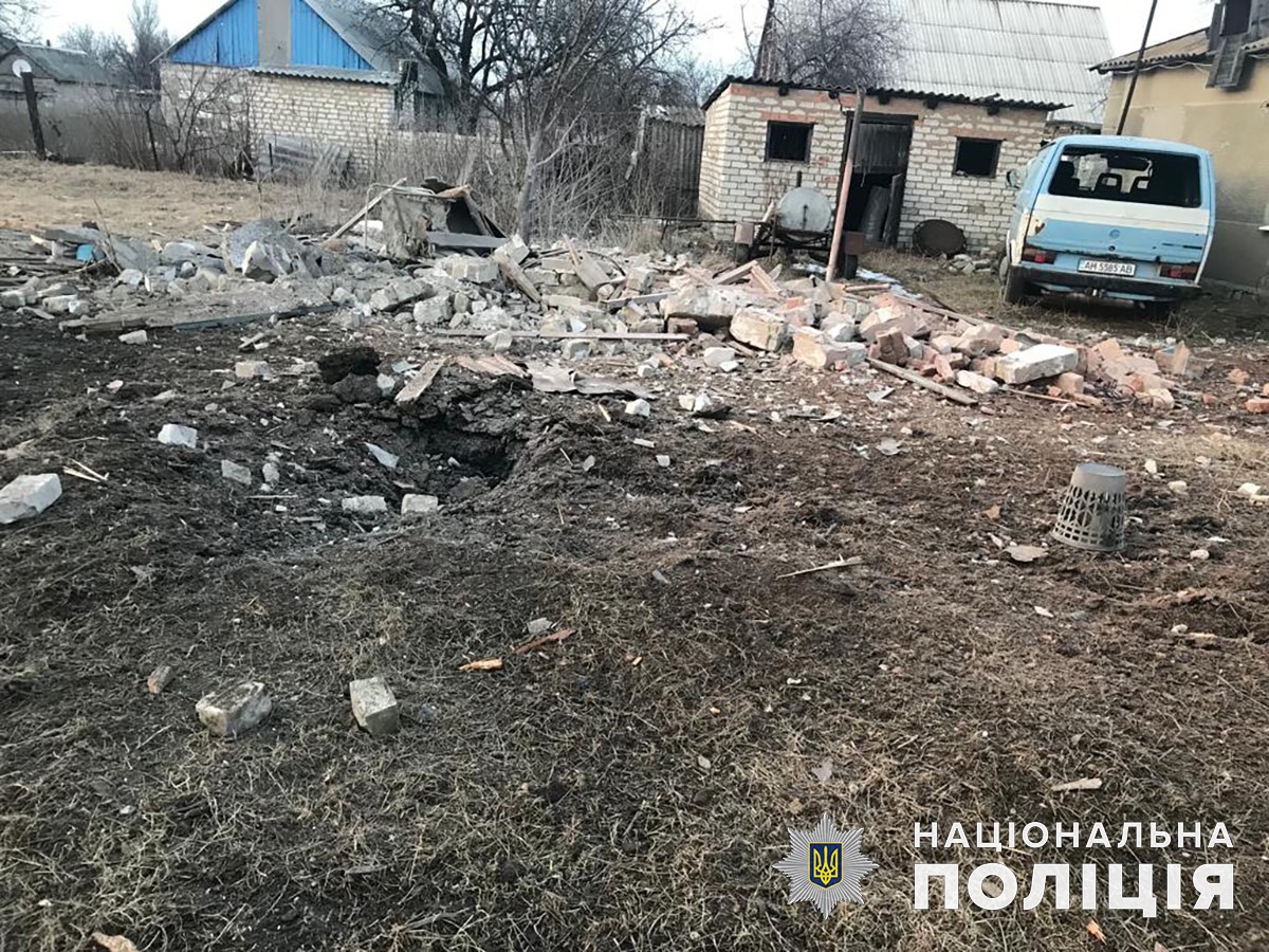 Один загиблий та десятеро поранених: за добу росіяни обстріляли 14 населених пунктів Донеччини (зведення) 2