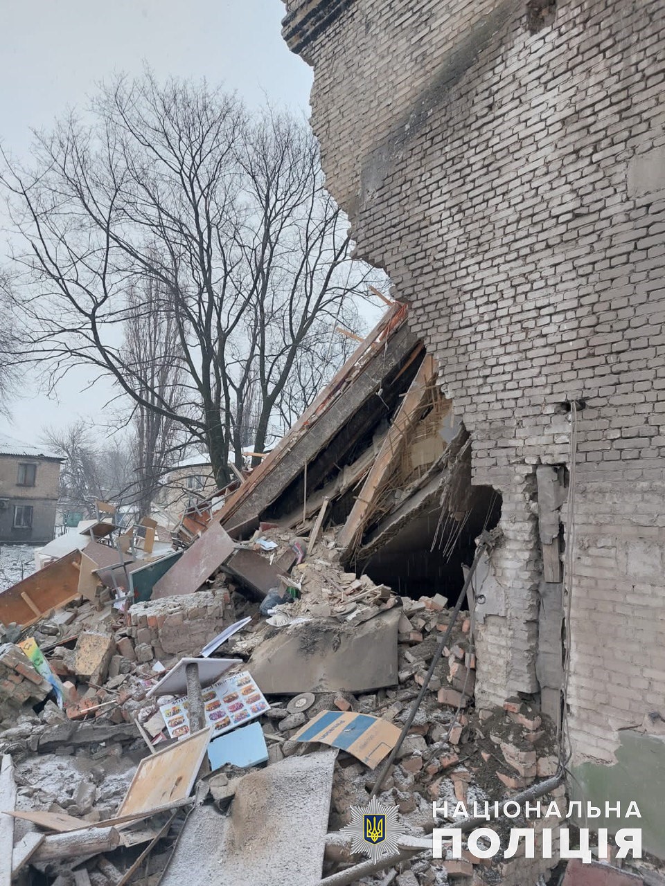 Доба на Донеччині: росіяни обстріляли 25 житлових будинків та поранили двох місцевих (зведення) 4