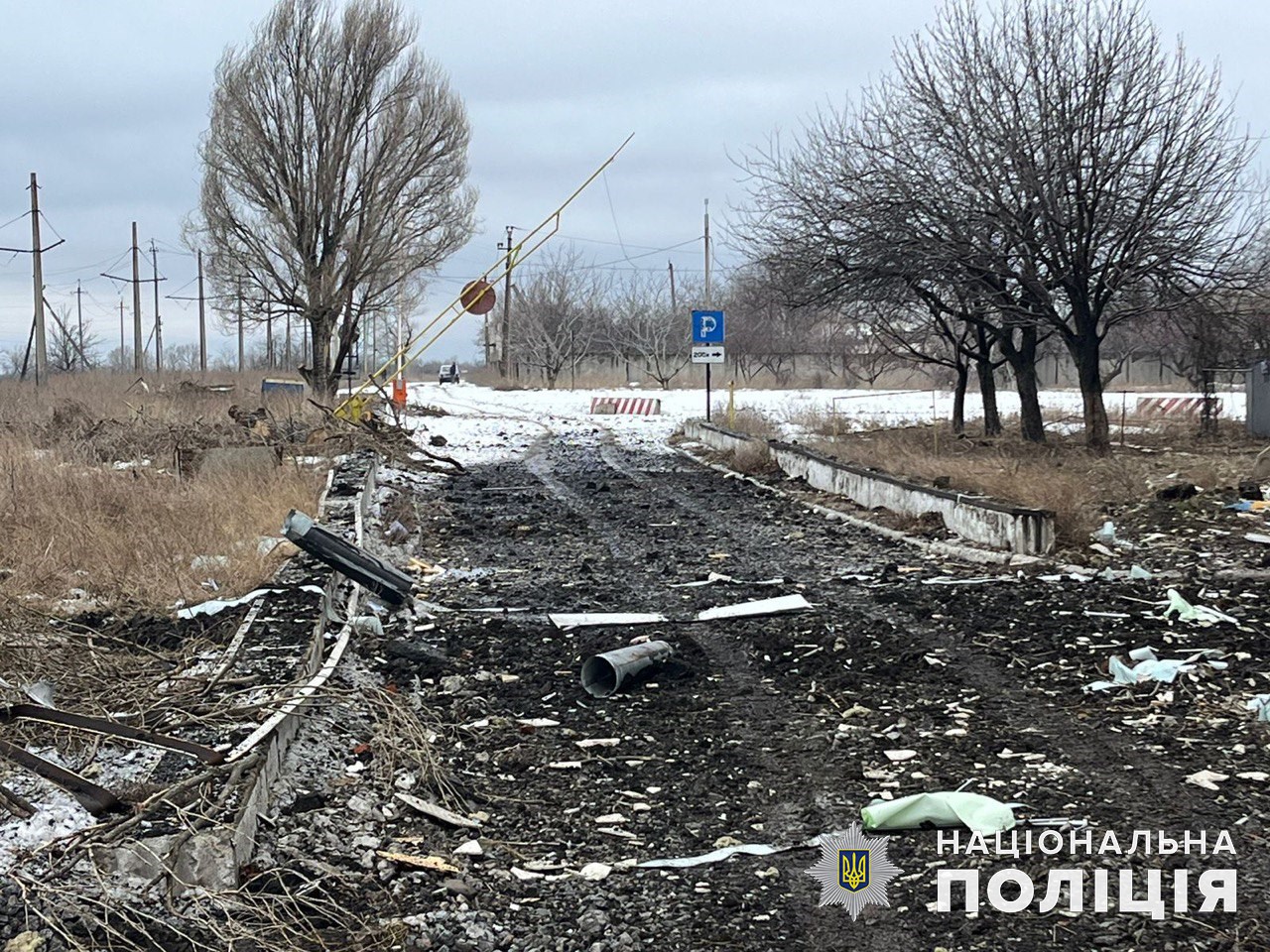 Доба на Донеччині: росіяни обстріляли житлові будинки, школу та амбулаторію, загинули троє людей (ФОТО) 7
