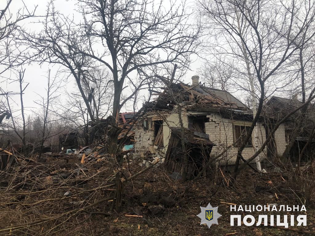 Сутки на Донетчине: россияне обстреляли жилые дома, школу и амбулаторию, погибли три человека (ФОТО) 6