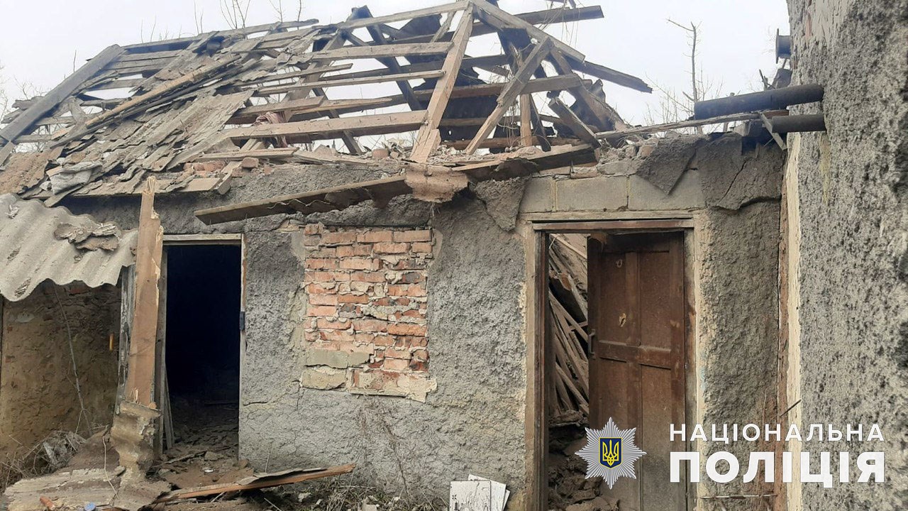 Сутки на Донетчине: россияне обстреляли жилые дома, школу и амбулаторию, погибли три человека (ФОТО) 1
