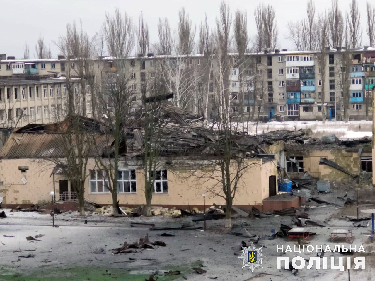 Доба на Донеччині: росіяни обстріляли житлові будинки, школу та амбулаторію, загинули троє людей (ФОТО) 4