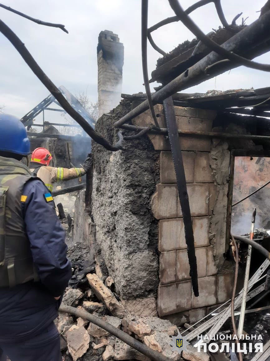 Загинув житель Курахівки, є поранені: за добу окупанти обстріляли 52 міста і села Донеччини (зведення) 11