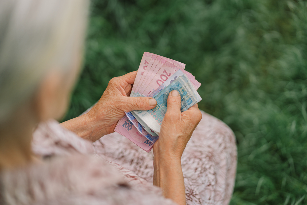 Припинення виплат українських пенсій людям на окупованих територіях: що відомо