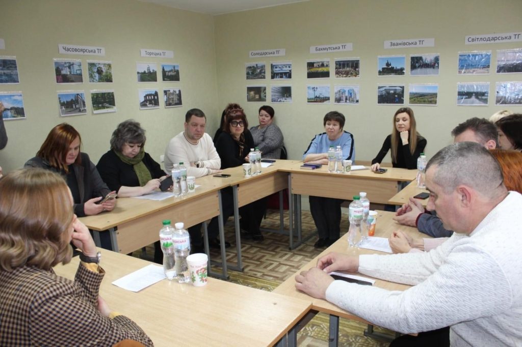 Хаб для переселенцев Бахмутского района появился в Киеве: куда обращаться (адрес)