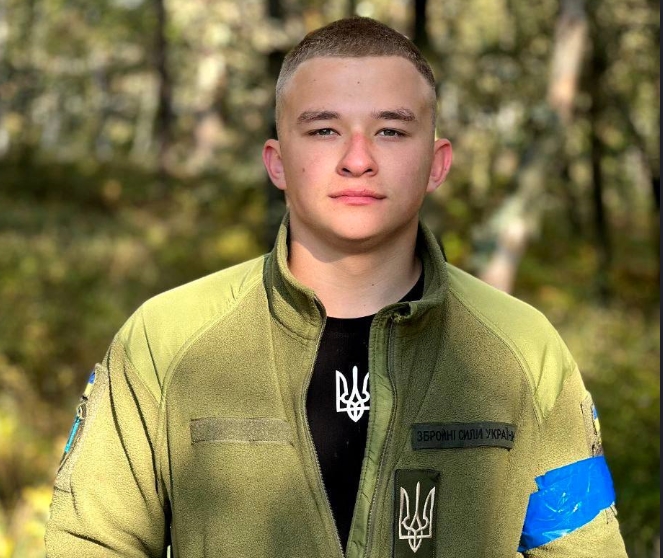 “Воюватиму з протезом”: історія 20-річного захисника з Донеччини, який підірвався на міні та відновлюється