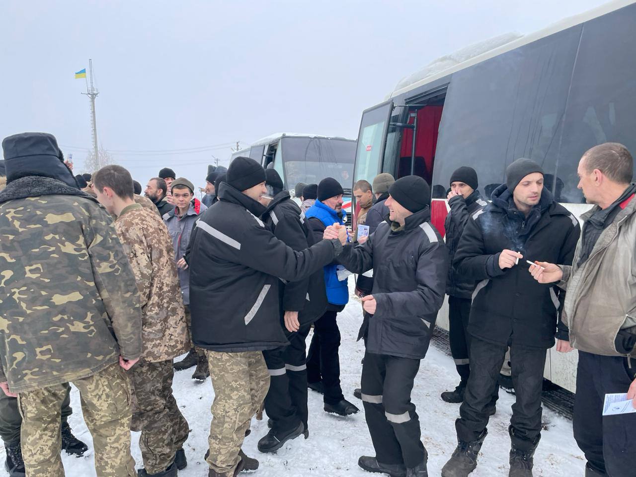 Украина вернула из плена 116 военных. Среди них есть защитники Мариуполя и Бахмута (ФОТО, ВИДЕО) 1