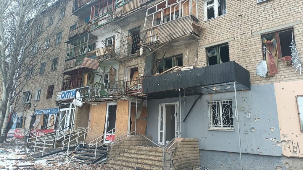 Сутки на Донетчине: россияне нанесли удары по медучреждению и жилым домам, убили 3 гражданских (сводка, фото)