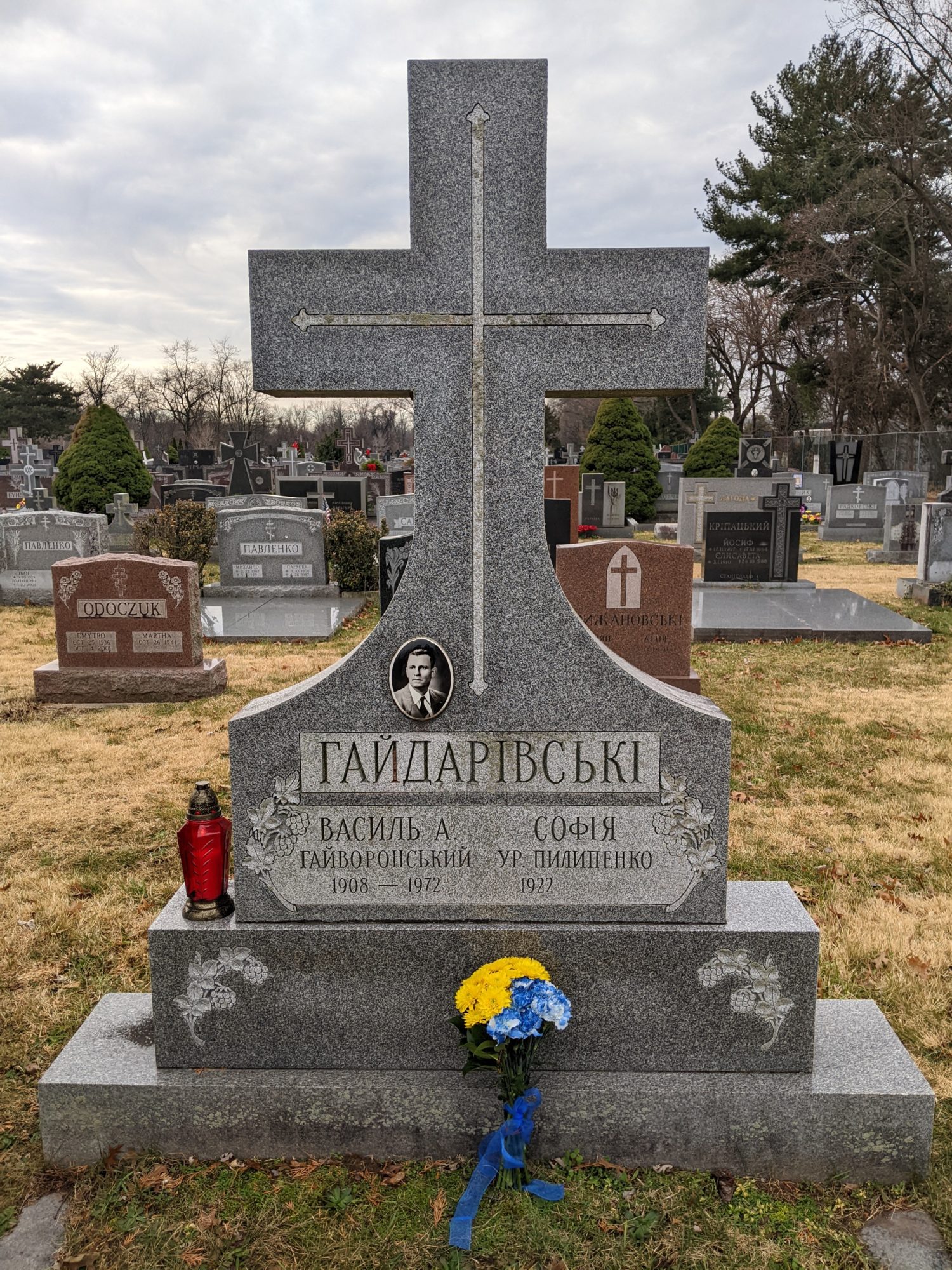 могила Василя Гайворонського Гайдарівського в США 2