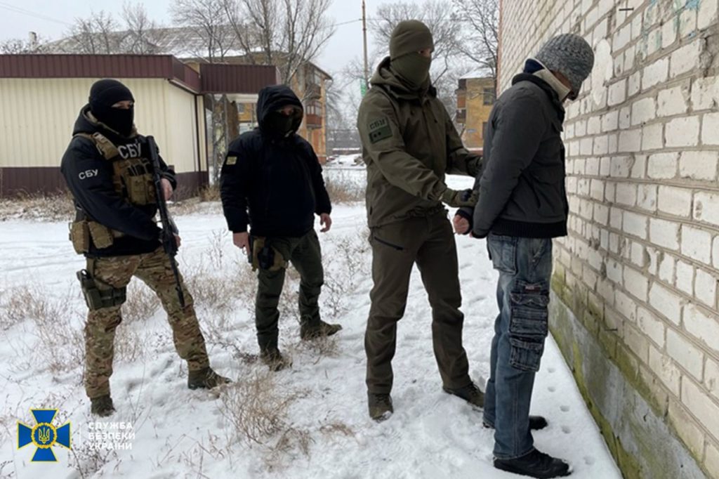 В Дружковке и Новогродовке задержали трех человек, которые могли передавать россиянам данные о ВСУ (ФОТО)
