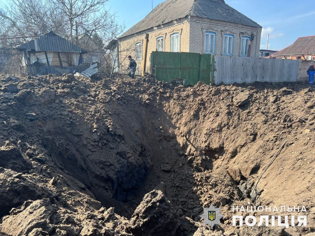 Погибли двое гражданских, еще 14 человек ранены: за сутки россияне обстреляли 19 городов и сел на Донетчине (ФОТО, СВОДКА)