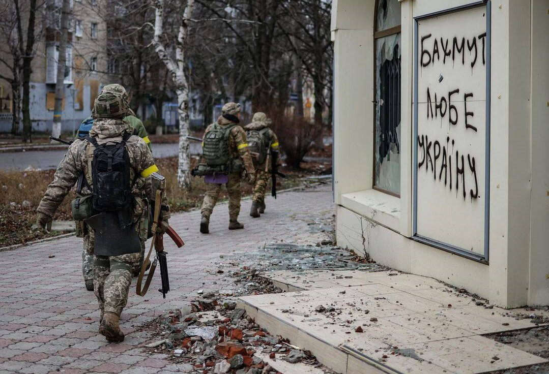 Зображення до посту Бахмут атакують з трьох боків, активність боїв дещо знизилась: ситуація на 18 березня