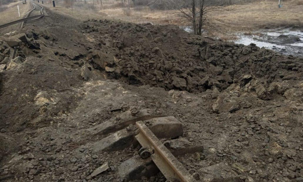 Через пошкодження від російського обстрілу скасували запуск електрички між Слов’янськом і Райгородком 1
