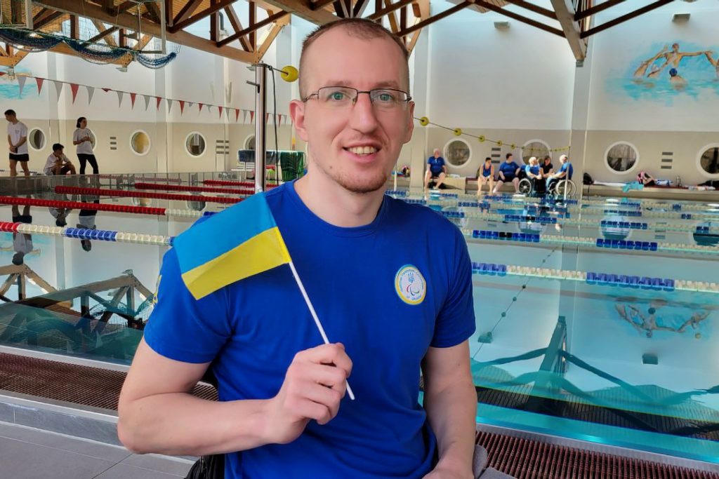 Паралимпиец из Мариуполя завоевал две золотые медали по плаванию на кубке Австрии