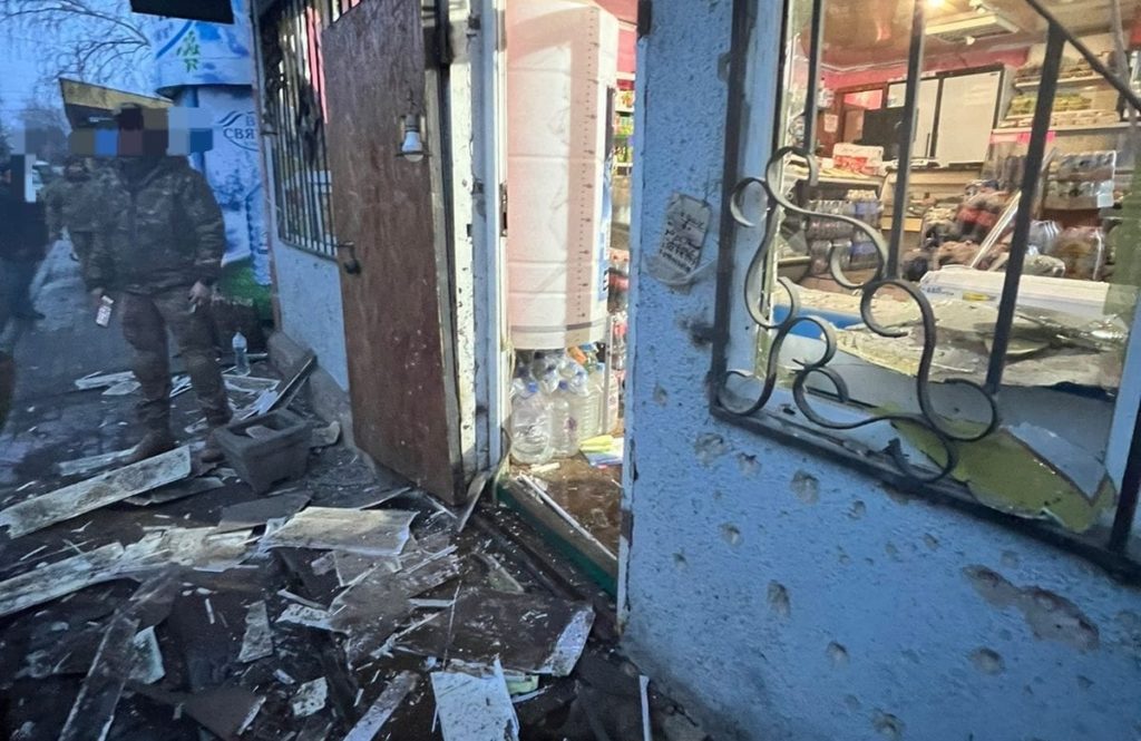 Костянтинівка знову під обстрілом: росіяни поранили 6 місцевих жителів та пошкодили десятки будинків (ФОТО)