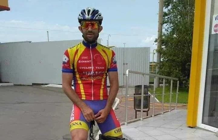 Хвилина мовчання: вшануймо велогонщика Олександра Оношка з Маріуполя
