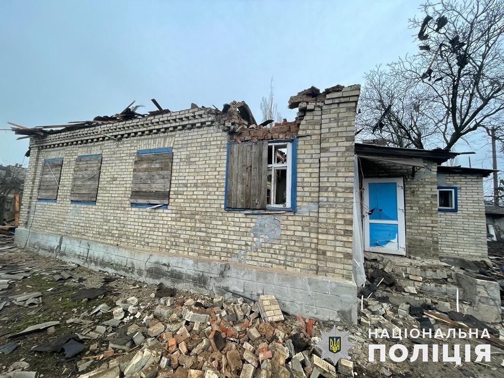 Погибли двое гражданских: за день оккупанты более 30 раз били по Донетчине и повредили почти 40 домов (сводка)