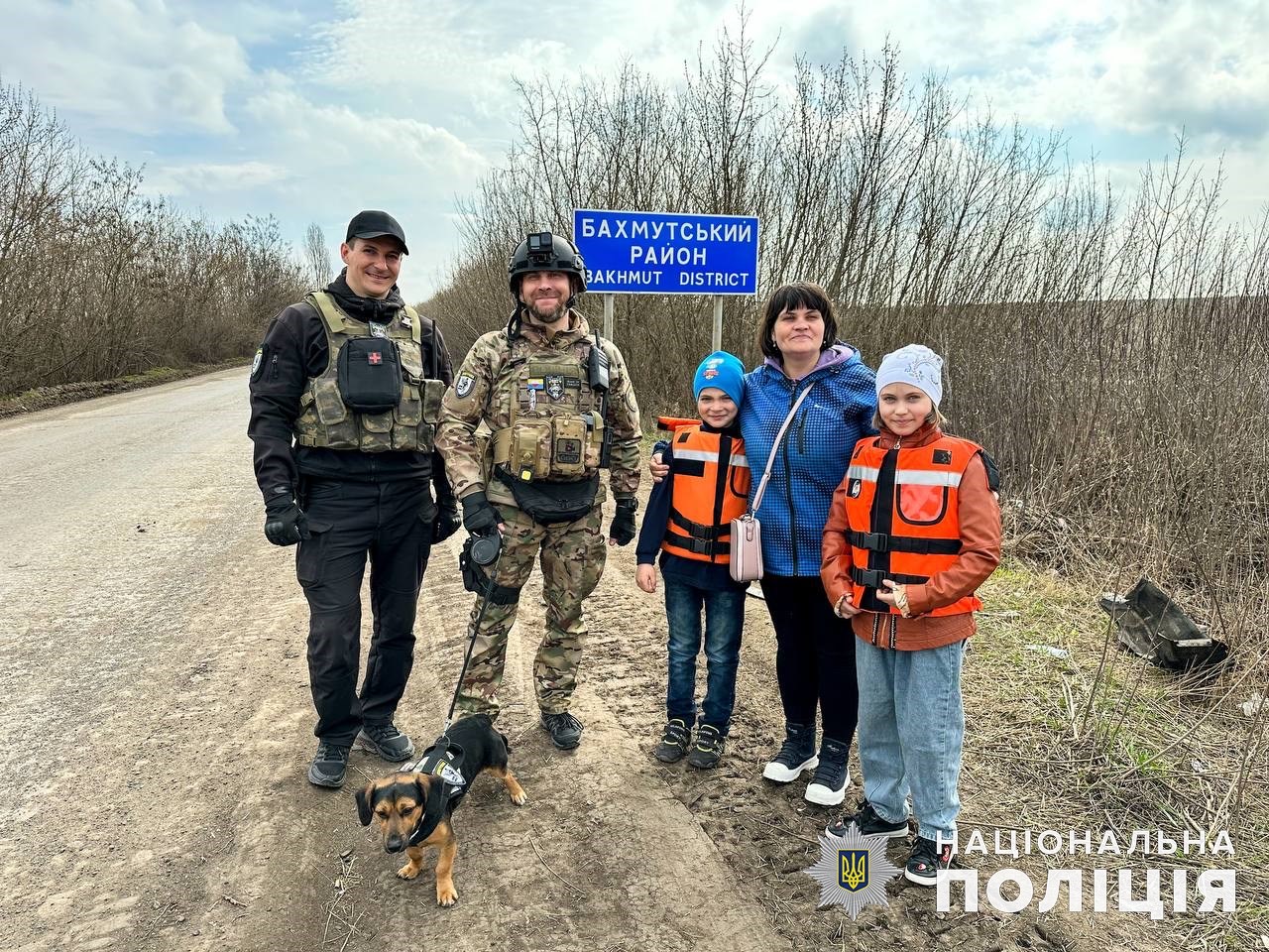 Почти год жили в подвале: из Северска эвакуировали еще двоих детей и их  мать, — полиция (ВИДЕО) | Вільне радіо