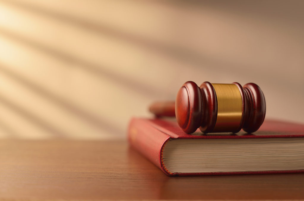 5 лет за решеткой: прокурора из Донетчины осудили за взятку