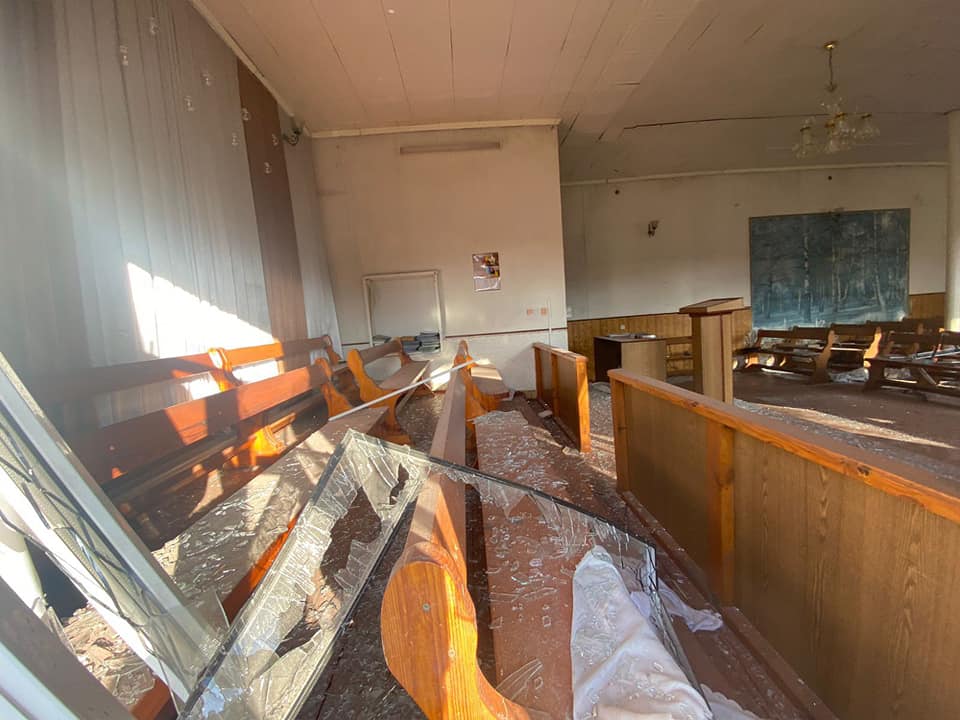 Погиб бахмутчанин, ранены шесть человек, разрушены школа и дома — последствия российских обстрелов на Донетчине (сводка) 23