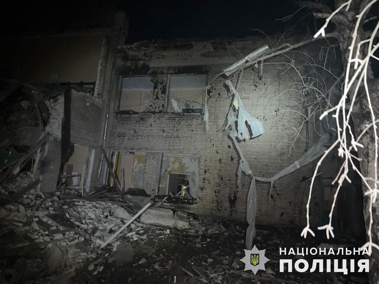 Погиб бахмутчанин, ранены шесть человек, разрушены школа и дома — последствия российских обстрелов на Донетчине (сводка) 3