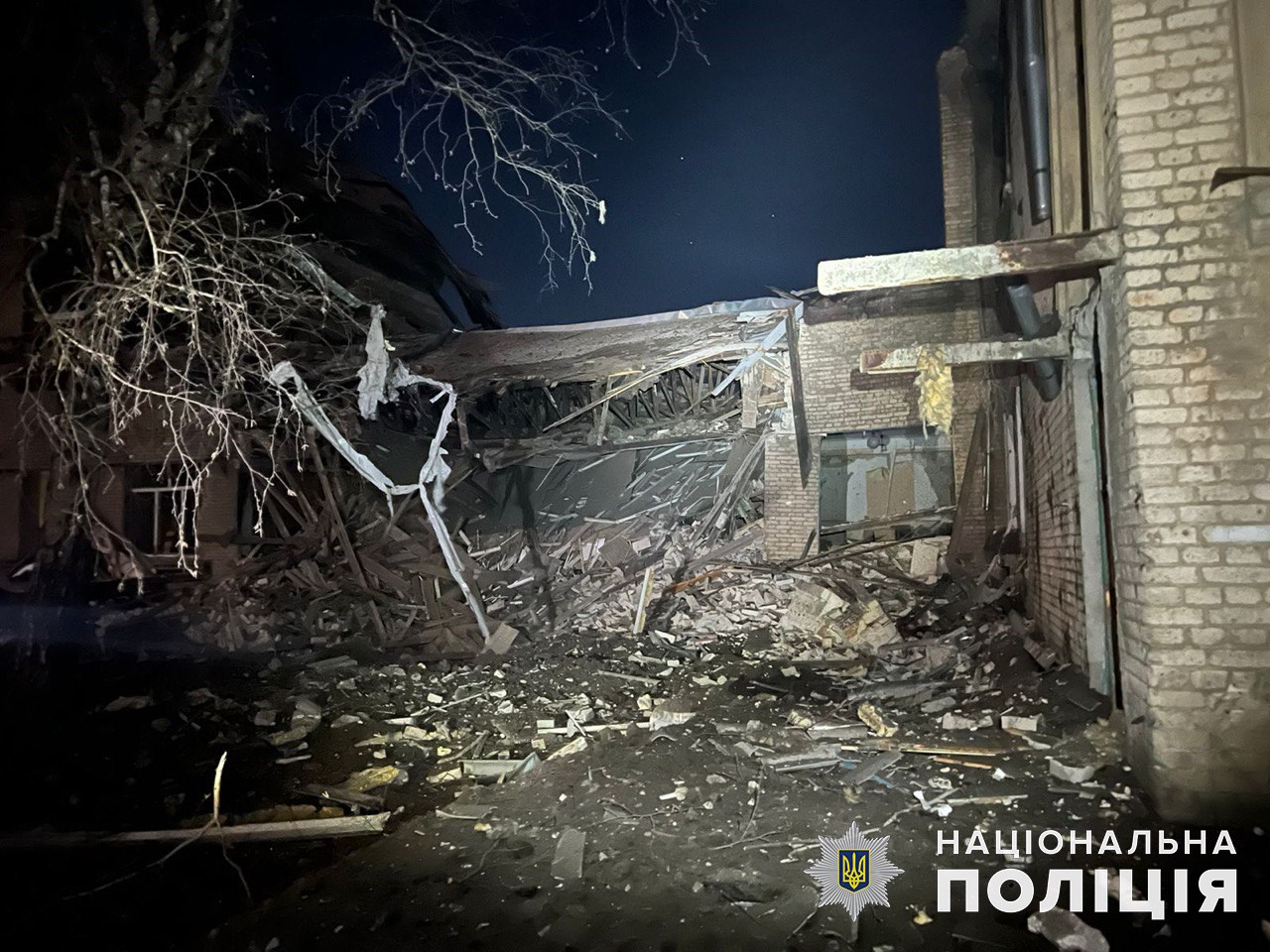 Погиб бахмутчанин, ранены шесть человек, разрушены школа и дома — последствия российских обстрелов на Донетчине (сводка) 4