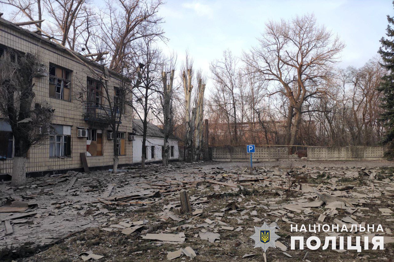 Били з авіації, танків, і артилерії: міста і села Донеччини обстріляли ще 44 рази, є загиблі (ФОТО, ЗВЕДЕННЯ) 2