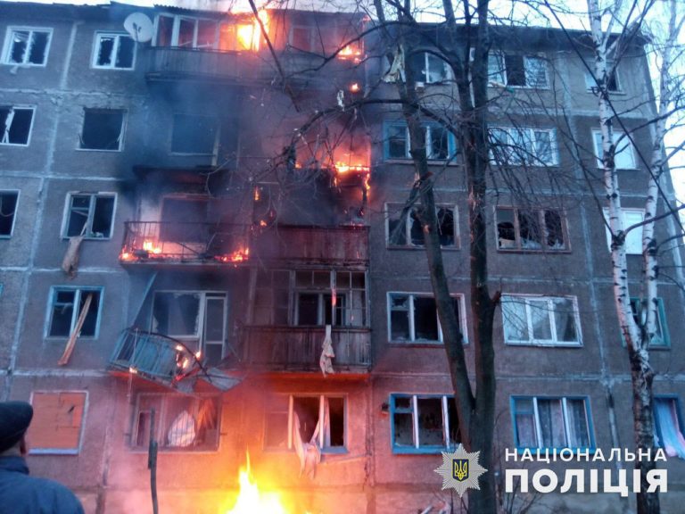 Гатили по “пункту незламності”, лікарні й магазинах: за півтора дня на Донеччині загинули шестеро людей (ФОТО, ЗВЕДЕННЯ)