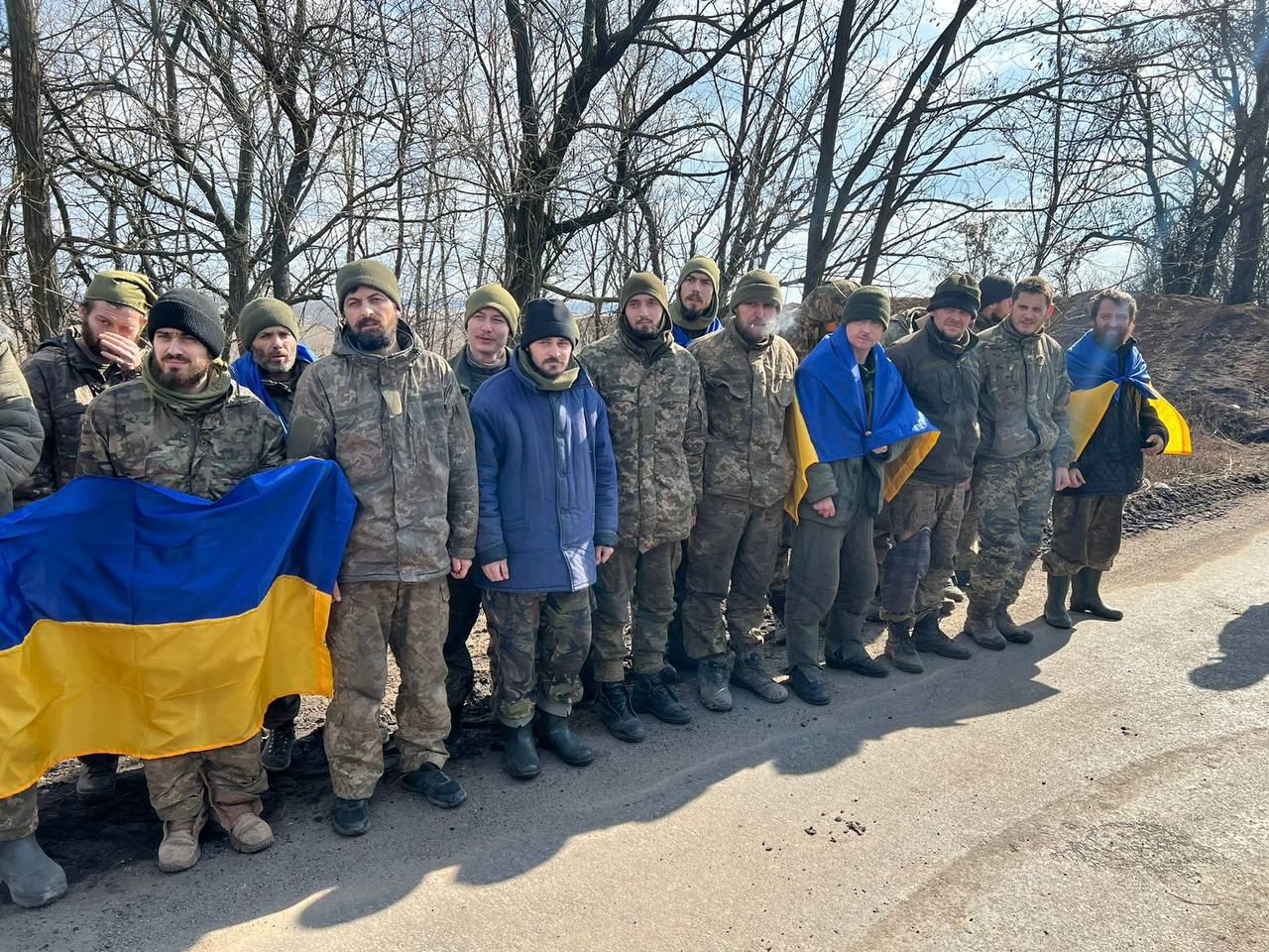 Ще 130 українських захисників і захисниць повернули з полону, серед них — оборонці Маріуполя, Бахмута й Соледара (ФОТО, ВІДЕО) 5