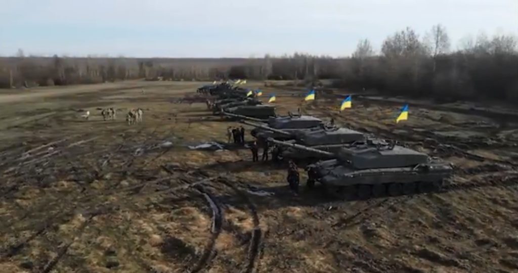 В Україну прибули танки Challenger 2 від Великої Британії (ВІДЕО)