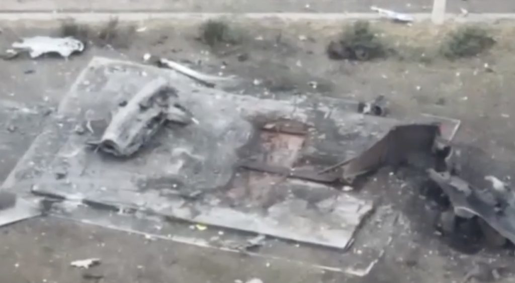 В Бахмуте уничтожили самолет-памятник, который был одним из символов города (ФОТО)