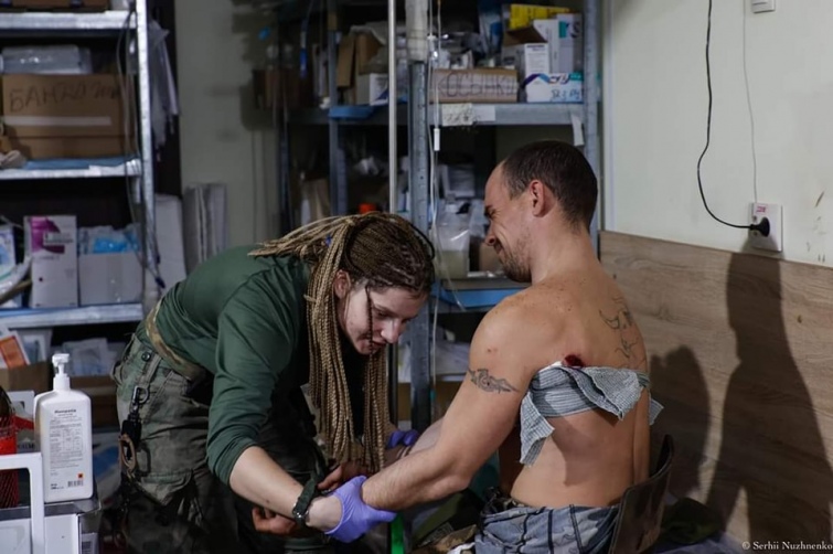 Рятувала життя побратимів: згадаймо бойову медикиню Яну Рихліцьку, яка загинула від обстрілу під Бахмутом
