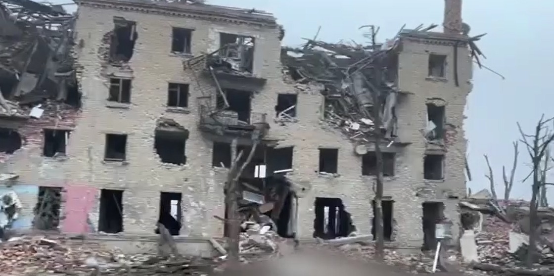 Що стало з житловим кварталом на східній околиці Бахмута за місяці російських атак