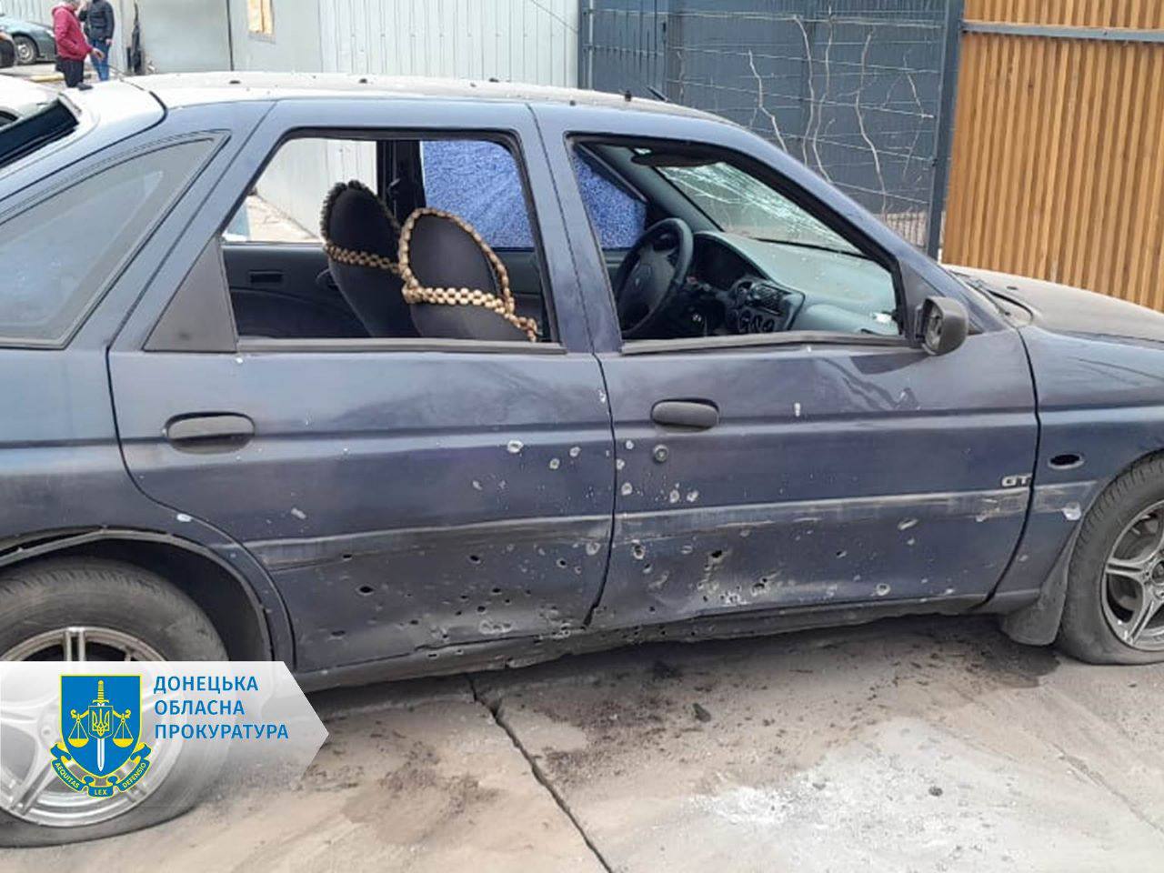 обстріляна машина в Костянтинівці