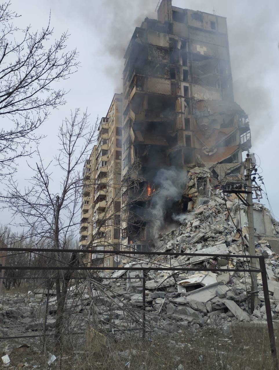 Погибли двое гражданских: за день оккупанты более 30 раз били по Донетчине и повредили почти 40 домов (сводка) 12