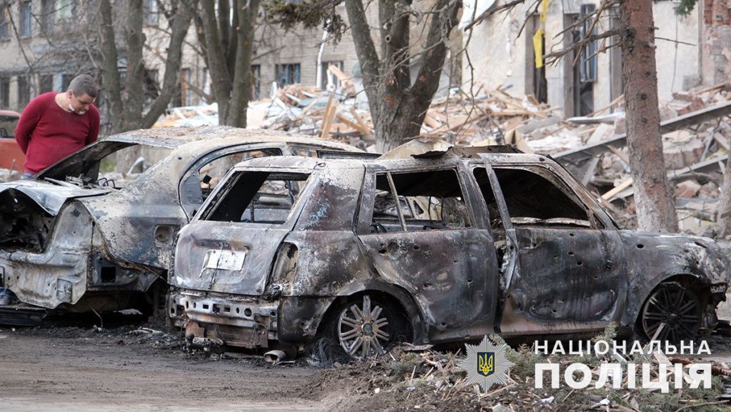Число раненых после обстрела Славянска возросло до 36, — полиция (ФОТО, ОБНОВЛЕНО)