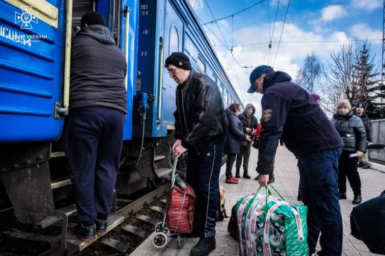 700 тисяч на житло для переселенців та понад 63 млн на зарплати посадовців: як Покровська ВА витратить бюджет 2023 (аналіз)