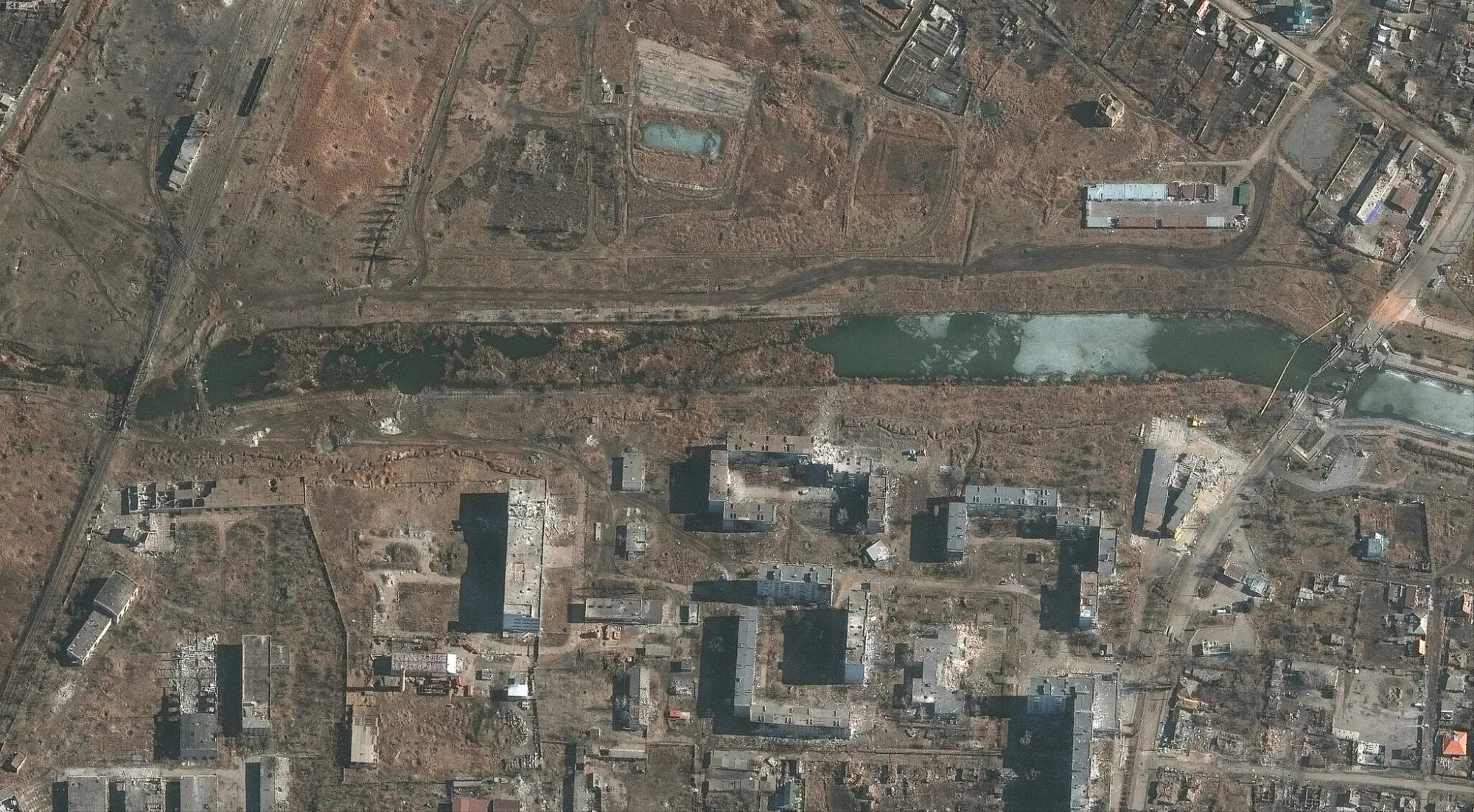 район Комаровка з супутника Maxar в Бахмуті